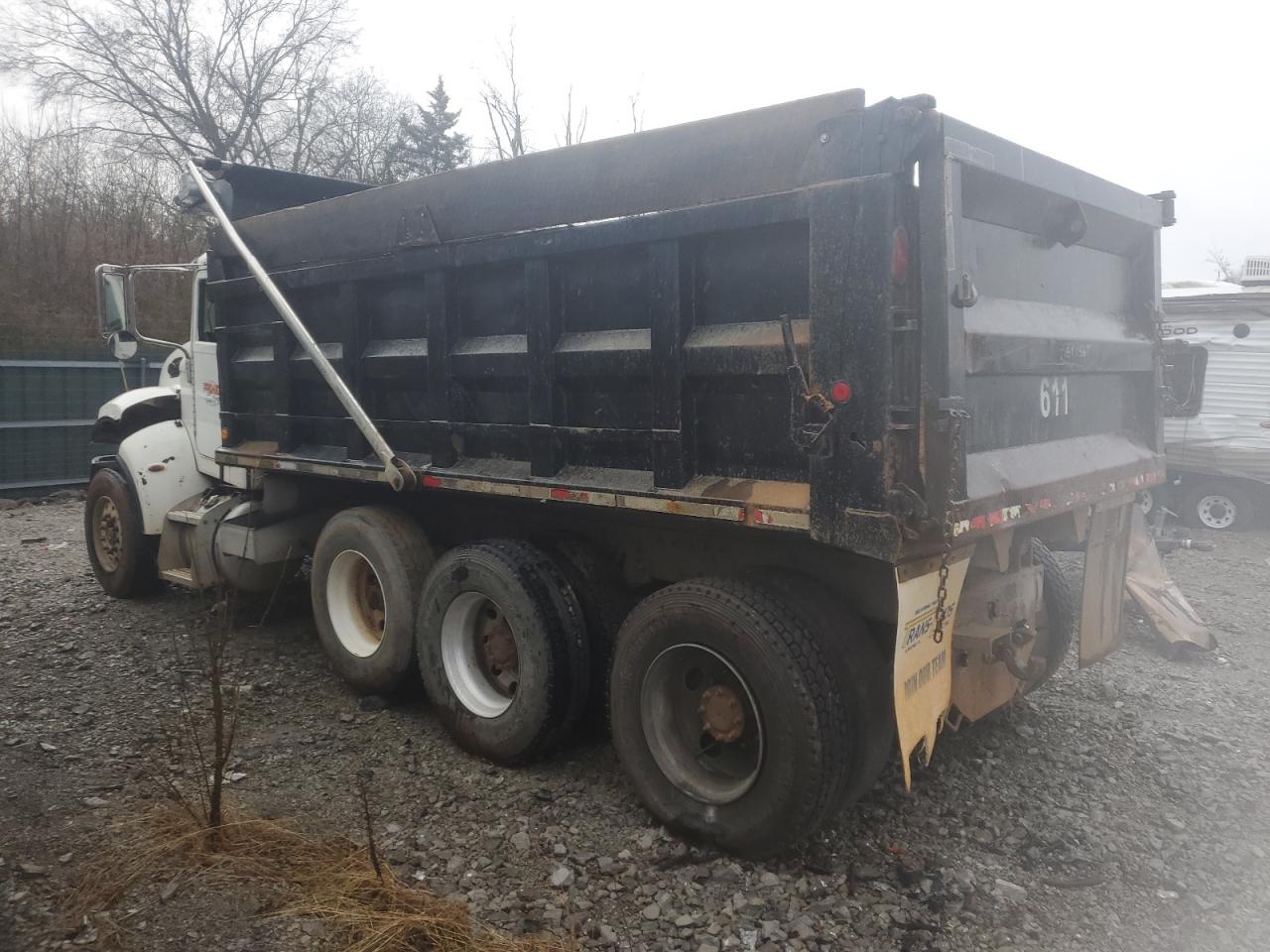 Obraz 3 z 2006 PETERBILT 335  2006 z VIN 2NPLLZ9X66M641926