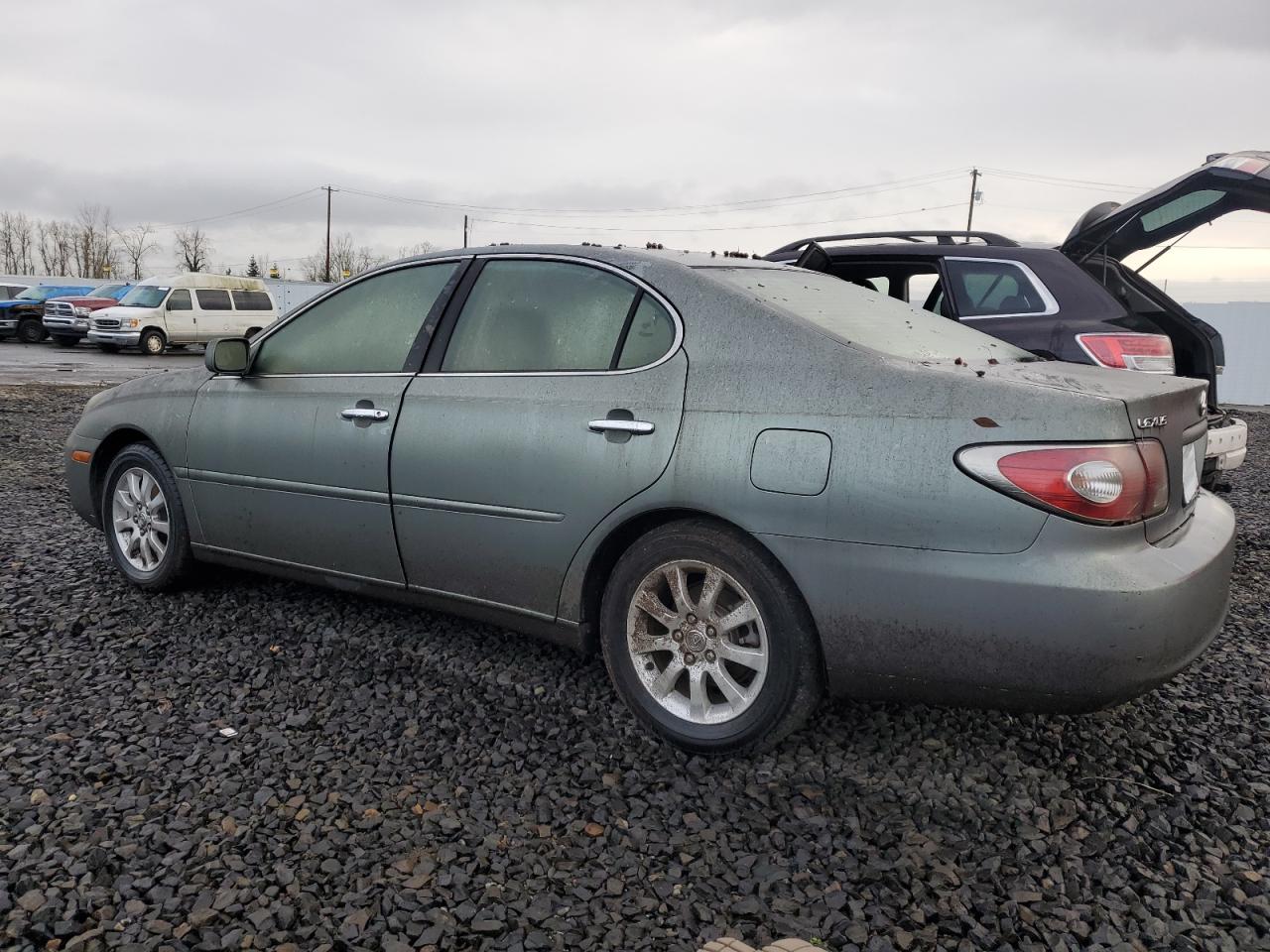 Image 2 of 2002 LEXUS ES 300 2002 with VIN JTHBF30G120083803
