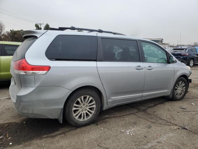 Image 3 of 2011 TOYOTA SIENNA XLE 2011 with VIN 5TDYK3DC7BS112801