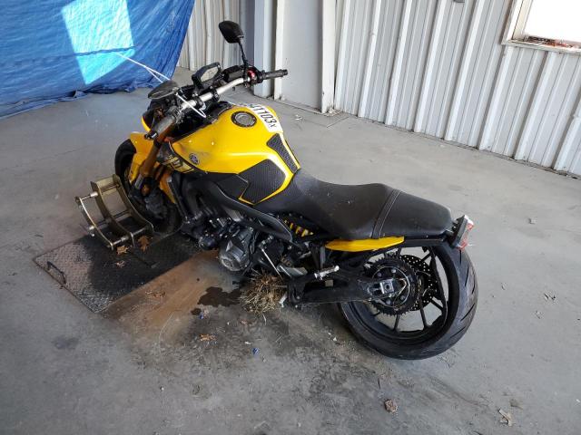 Obraz 3 z 2015 YAMAHA FZ09  2015 z VIN JYARN33E5FA005078