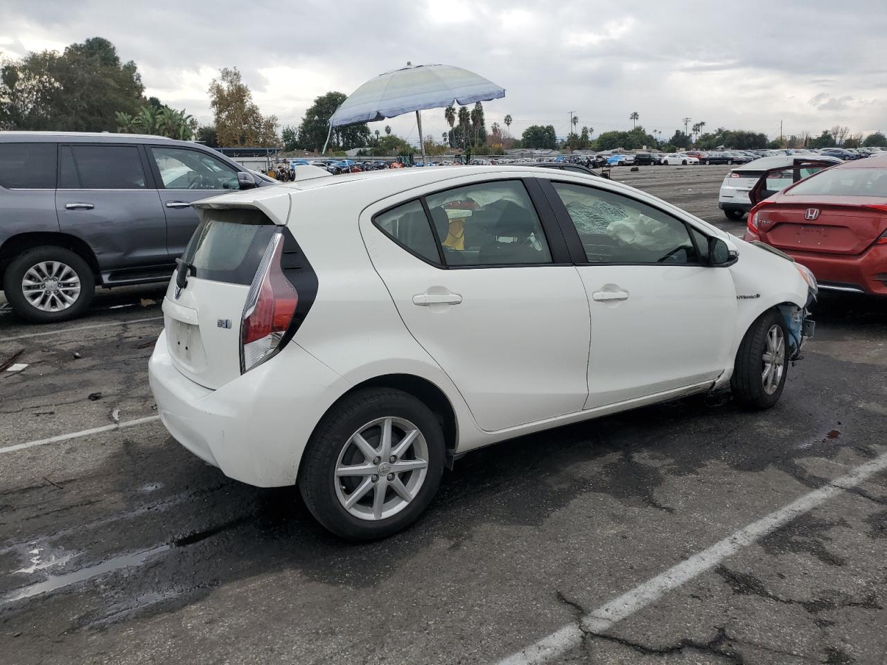Obraz 3 z 2015 TOYOTA PRIUS C  2015 z VIN JTDKDTB36F1094619