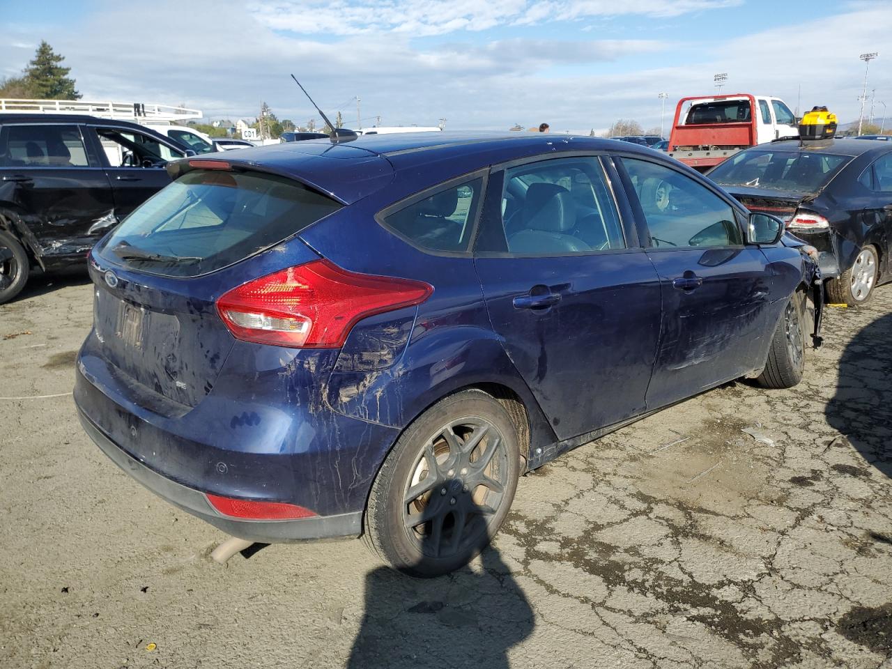 Image 3 of 2016 FORD FOCUS SE 2016 with VIN 1FADP3K28GL312045