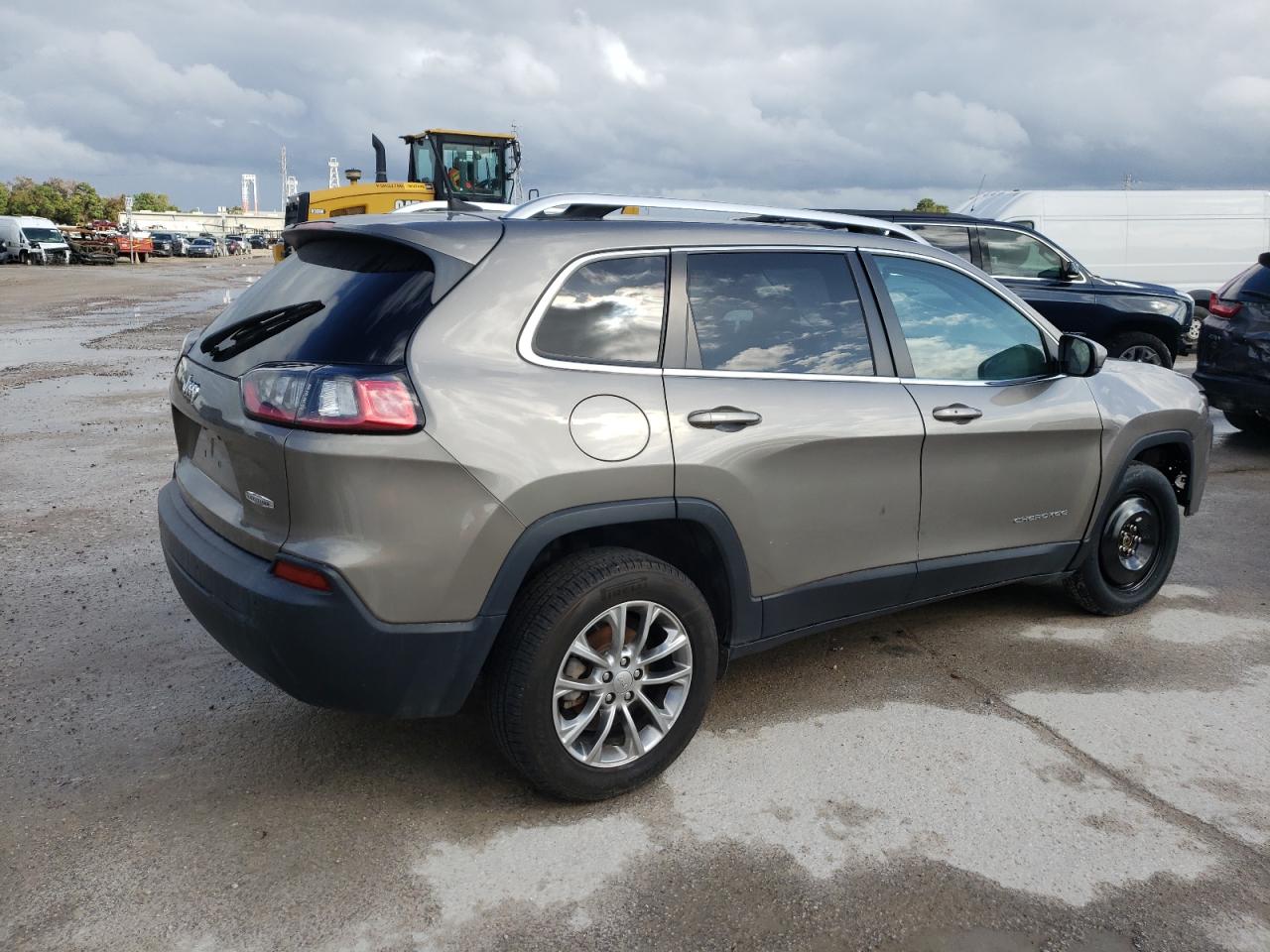 Obraz 3 z 2019 JEEP CHEROKEE LATITUDE PLUS 2019 z VIN 1C4PJLLB2KD308020