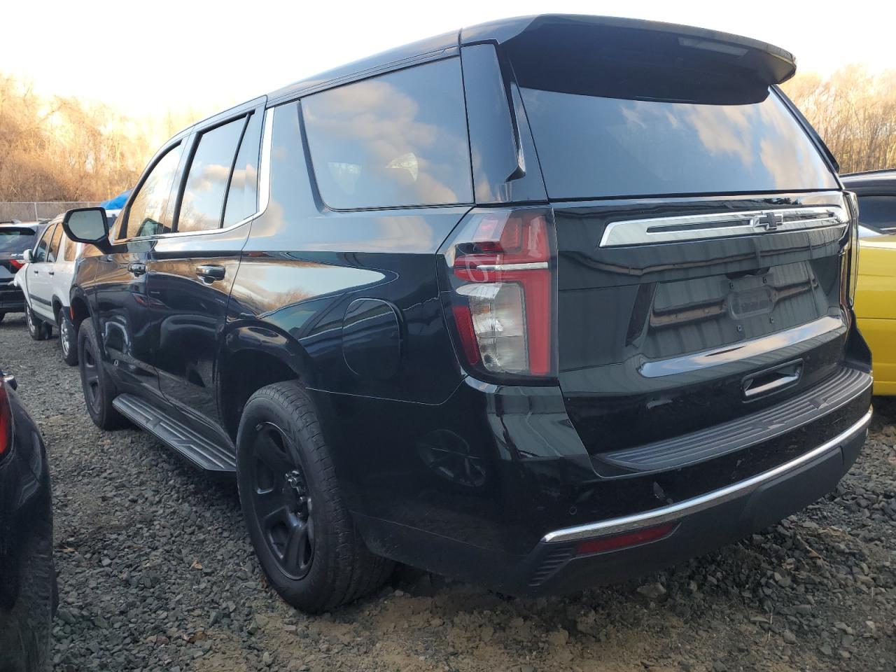 Image 2 of 2021 CHEVROLET TAHOE K1500 2021 with VIN 1GNSKLED2MR384386