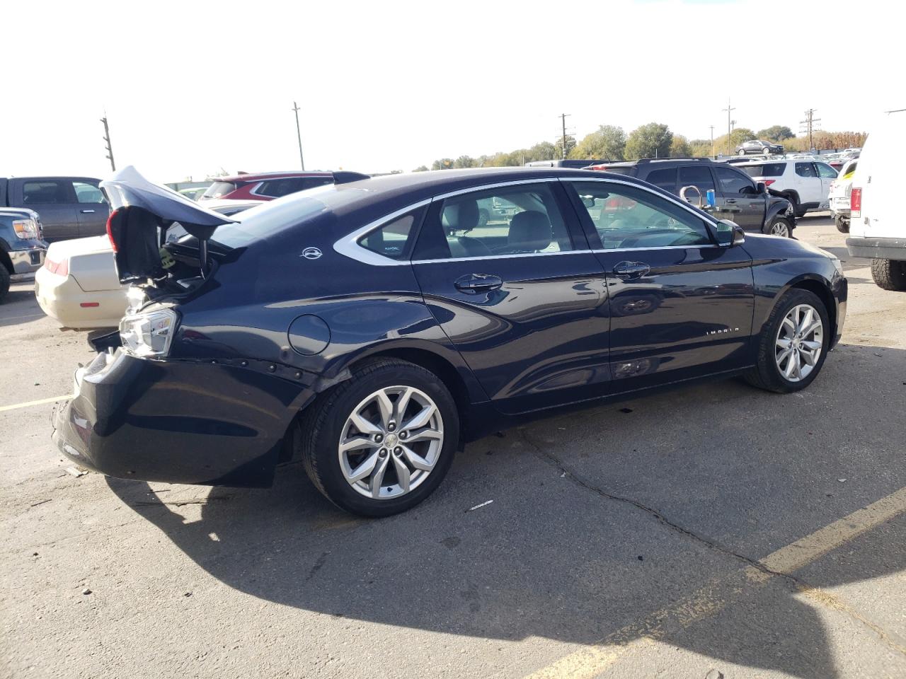 Image 3 of 2017 CHEVROLET IMPALA LT 2017 with VIN 1G1105S32HU201548