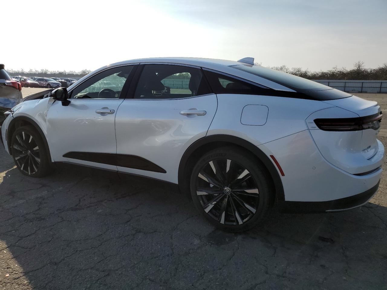 Obraz 2 z 2023 TOYOTA CROWN PLATINUM 2023 z VIN JTDAFAAF4P3001768