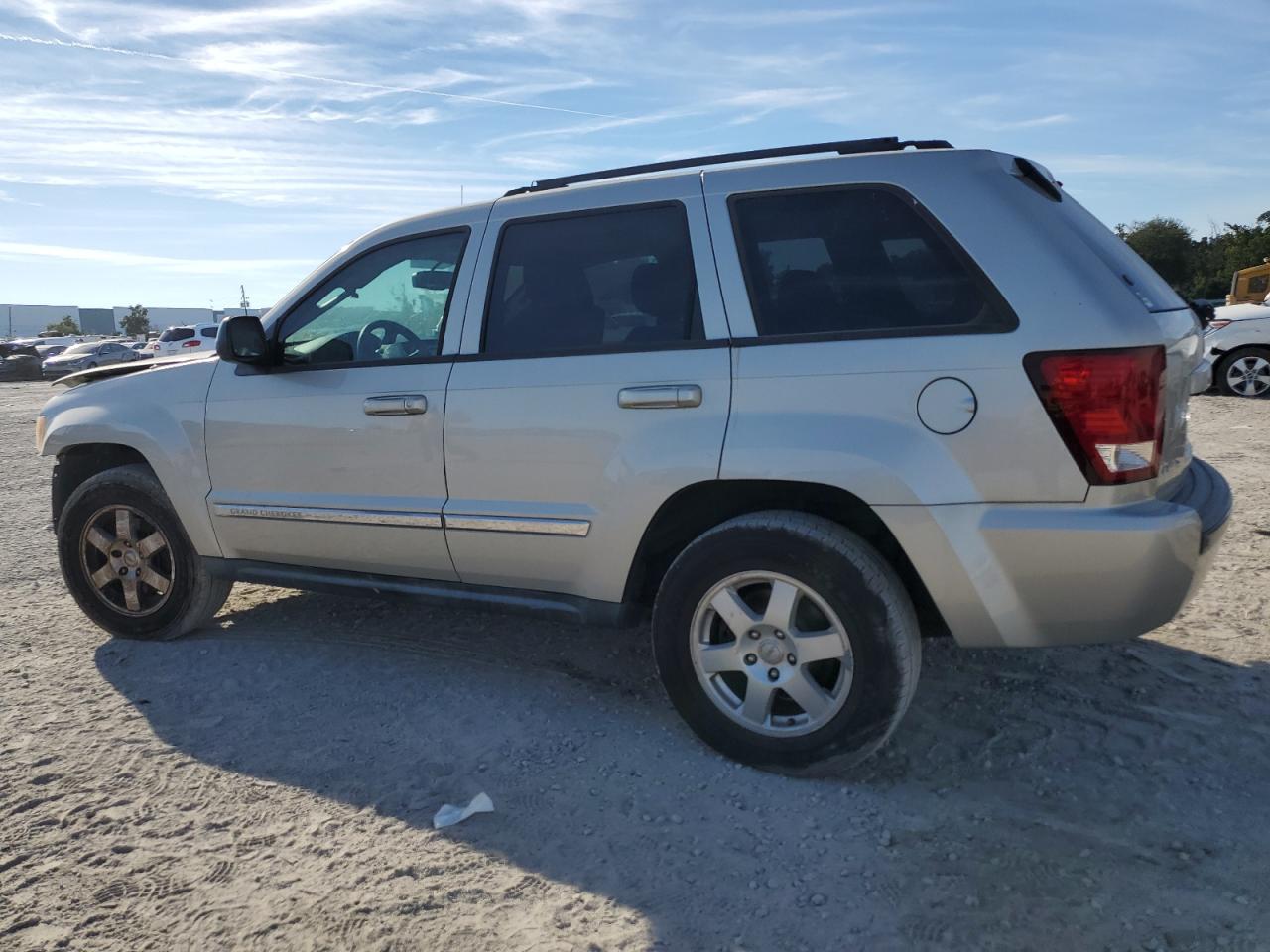 Image 2 of 2010 JEEP GRAND CHEROKEE LAREDO 2010 with VIN 1J4PS4GK1AC136848