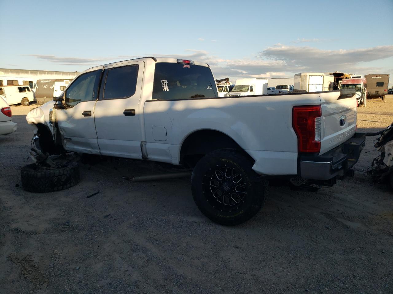 Obraz 2 z 2019 FORD F250 SUPER DUTY 2019 z VIN 1FT7W2BT8KEG05759