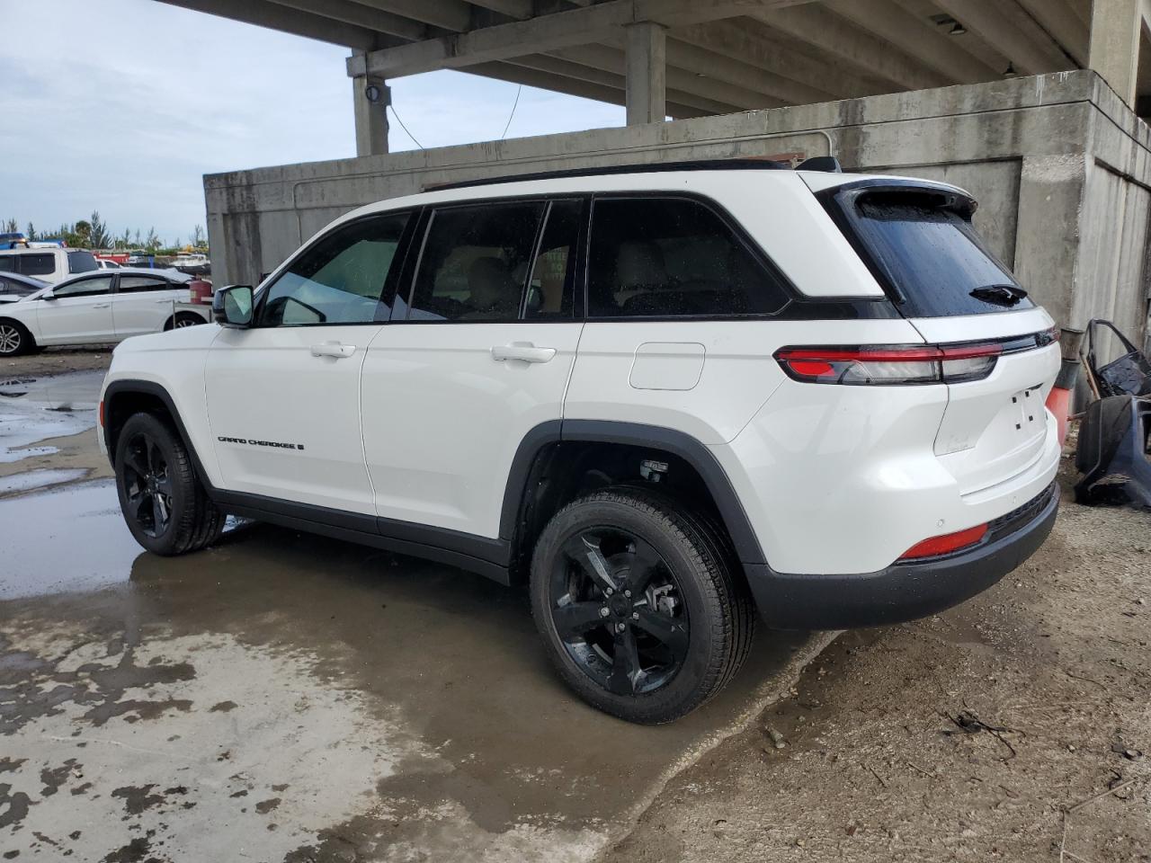 Изображение 2 2023 JEEP GRAND CHEROKEE LIMITED 2023 с VIN 1C4RJGBG3PC514764
