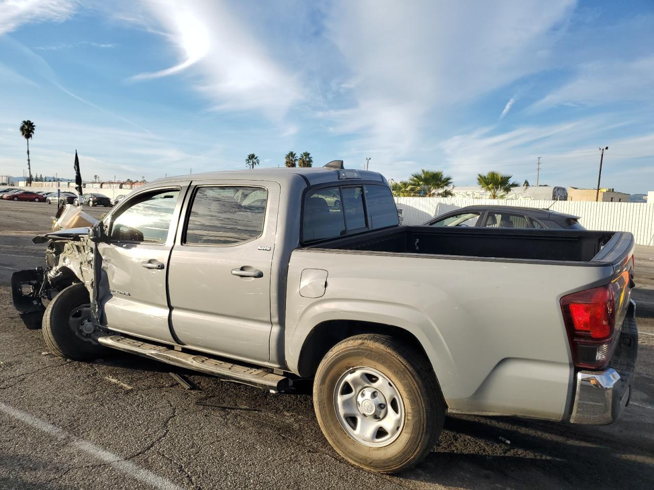 Obraz 2 z 2021 TOYOTA TACOMA DOUBLE CAB 2021 z VIN 3TYAX5GN6MT015320