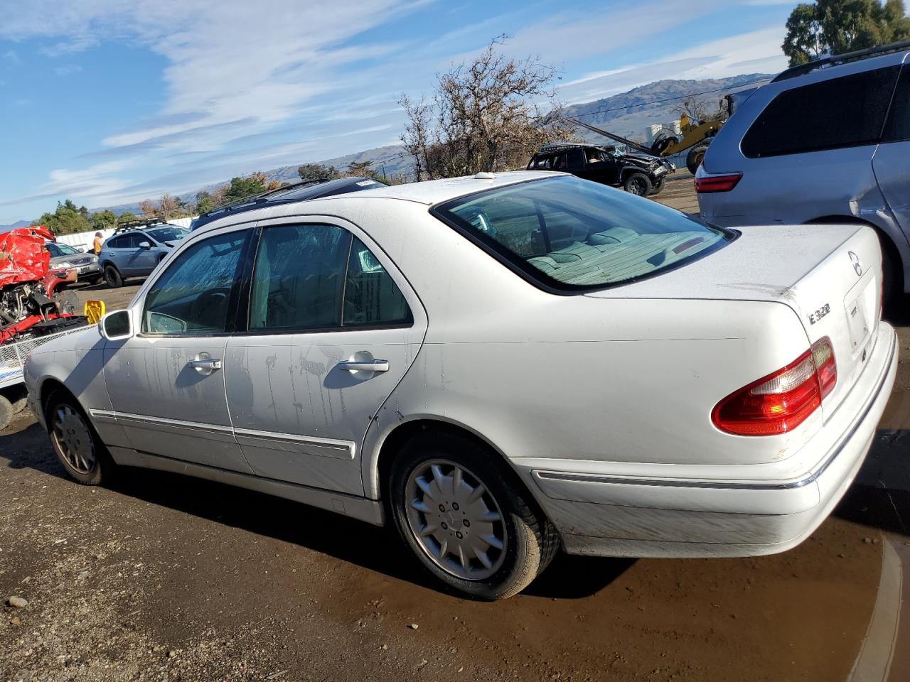 Image 2 of 2000 MERCEDES-BENZ E 320 2000 with VIN WDBJF65J7YB024673