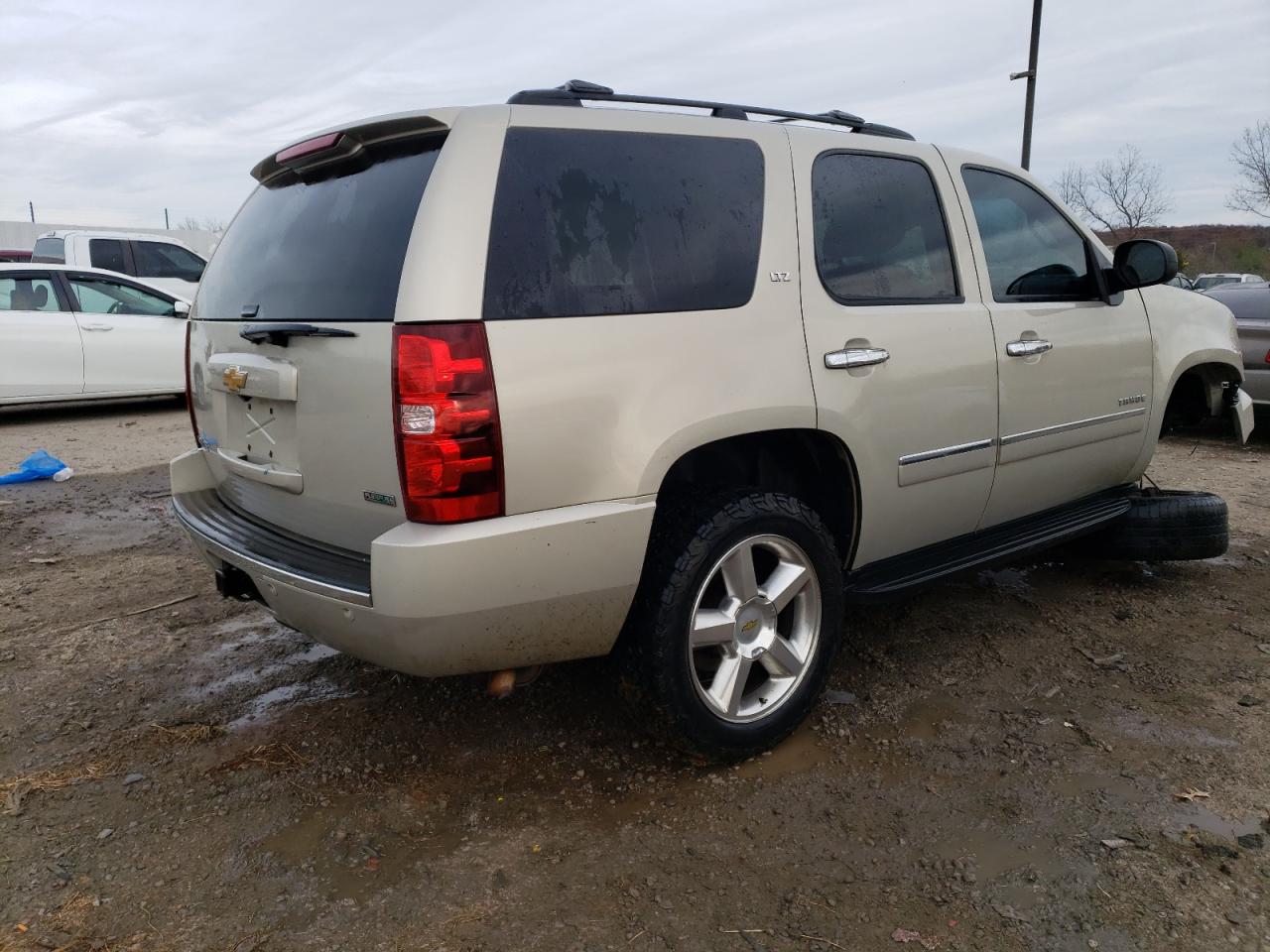Image 3 of 2012 CHEVROLET TAHOE K1500 LTZ 2012 with VIN 1GNSKCE00CR146676