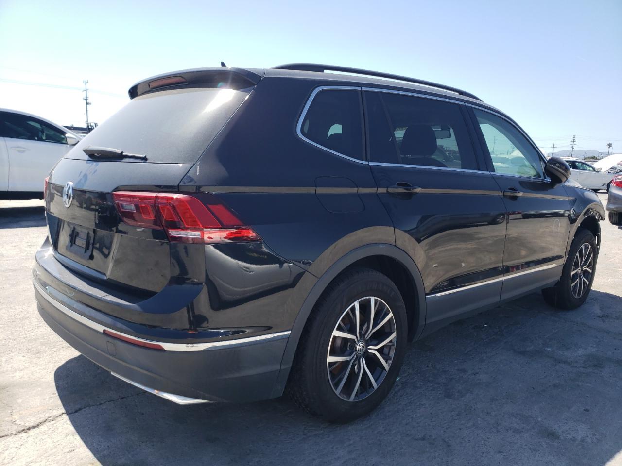 Изображение 3 2020 VOLKSWAGEN TIGUAN SE 2020 с VIN 3VV3B7AX7LM053731