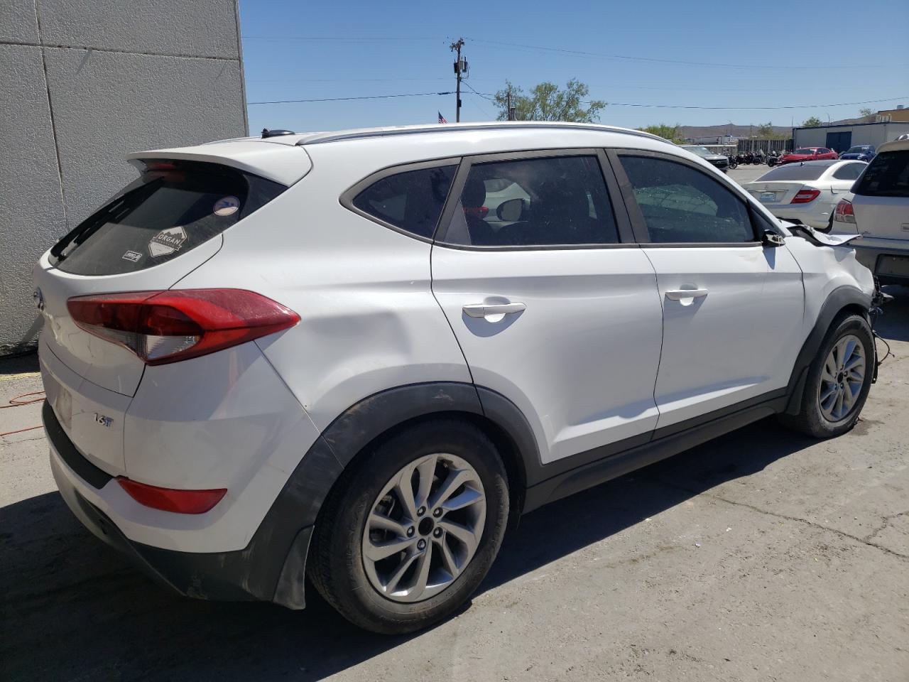 Image 3 of 2016 HYUNDAI TUCSON LIMITED 2016 with VIN KM8J33A27GU160985