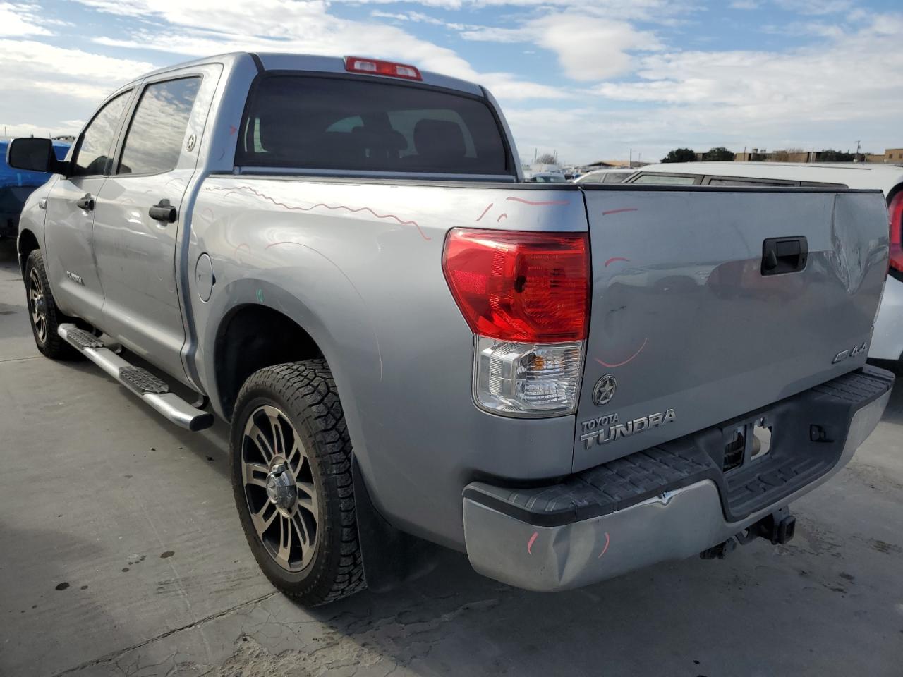 Image 2 of 2013 TOYOTA TUNDRA CREWMAX SR5 2013 with VIN 5TFDW5F13DX296237