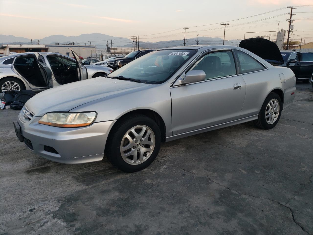 Obraz 1 z 2002 HONDA ACCORD EX 2002 z VIN 1HGCG22572A027353