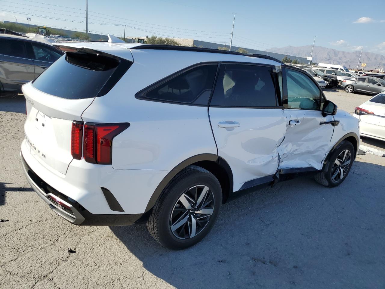Obraz 3 z 2022 KIA SORENTO EX 2022 z VIN 5XYRH4LF7NG120788