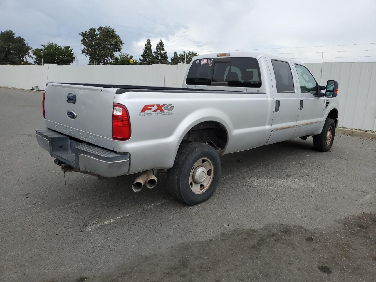Изображение 3 Ford F350 Super Duty 2010 с VIN 1FTSW3BR3AEA56023