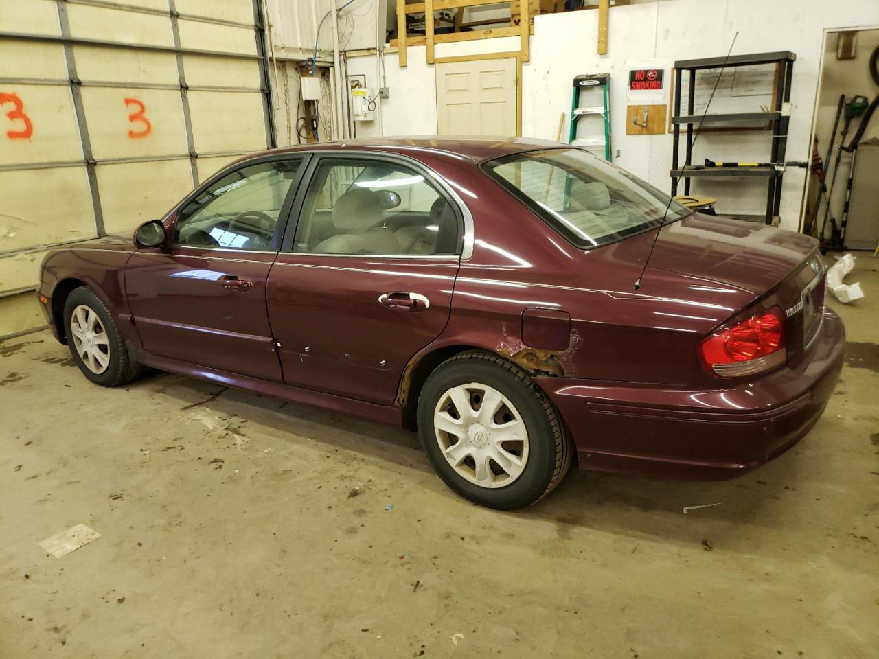 Image 2 of 2005 HYUNDAI SONATA GL 2005 with VIN KMHWF25S75A176202