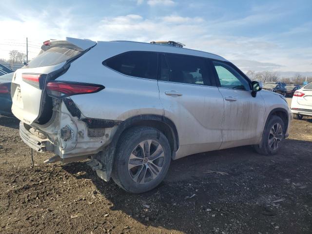 Obraz 3 z 2022 TOYOTA HIGHLANDER XLE 2022 z VIN 5TDGZRBH1NS593593