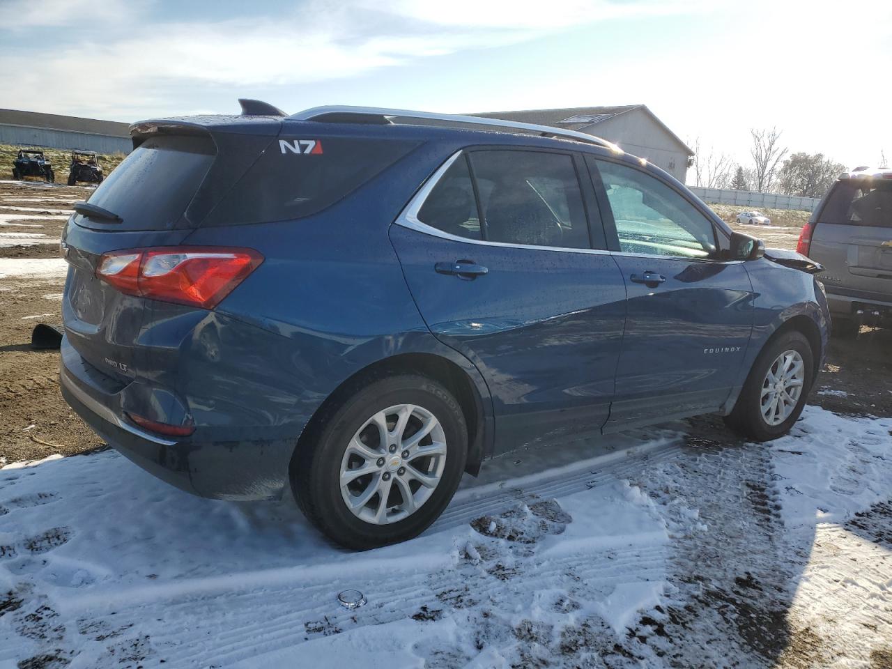 Image 3 of 2019 CHEVROLET EQUINOX LT 2019 with VIN 2GNAXUEV5K6151672