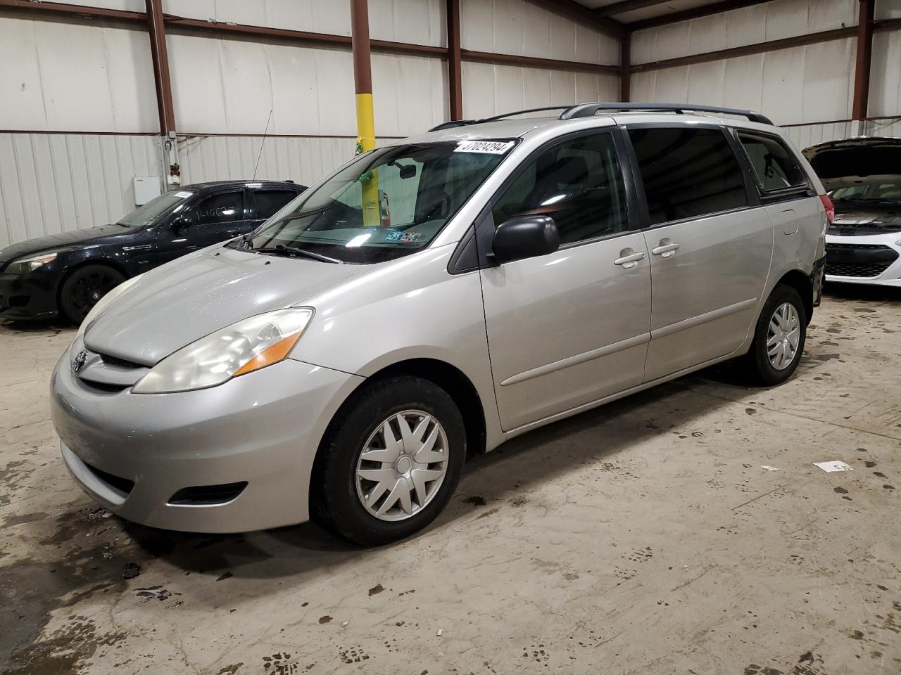Image 1 of 2008 TOYOTA SIENNA CE 2008 with VIN 5TDZK23C38S199024