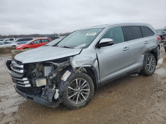 Image 1 of 2019 TOYOTA HIGHLANDER SE 2019 with VIN 5TDJZRFH9KS611589