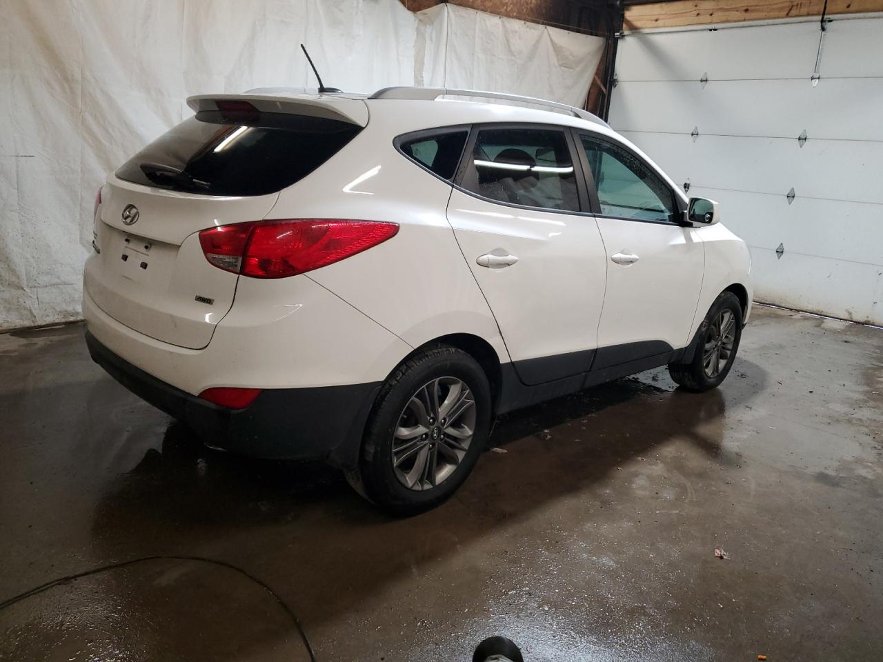Image 3 of 2015 HYUNDAI TUCSON LIMITED 2015 with VIN KM8JUCAG9FU021822