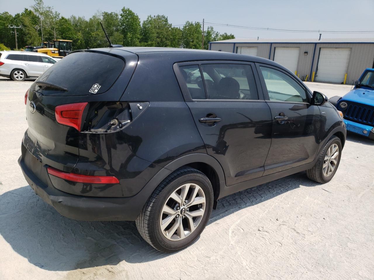 Image 3 of 2016 KIA SPORTAGE LX 2016 with VIN KNDPBCAC4G7853988