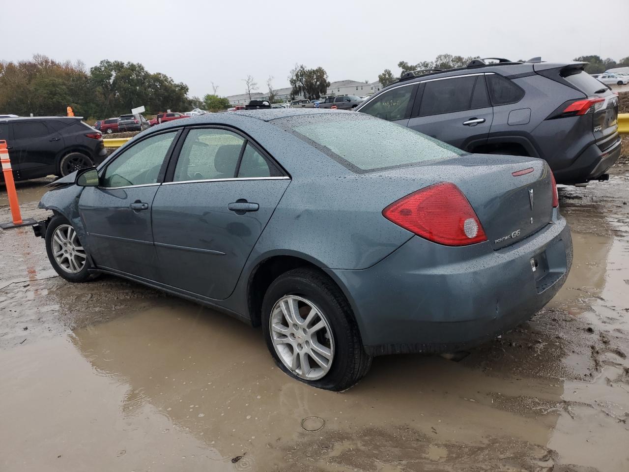 Image 2 of 2006 PONTIAC G6 SE 2006 with VIN 1G2ZF55B164193701