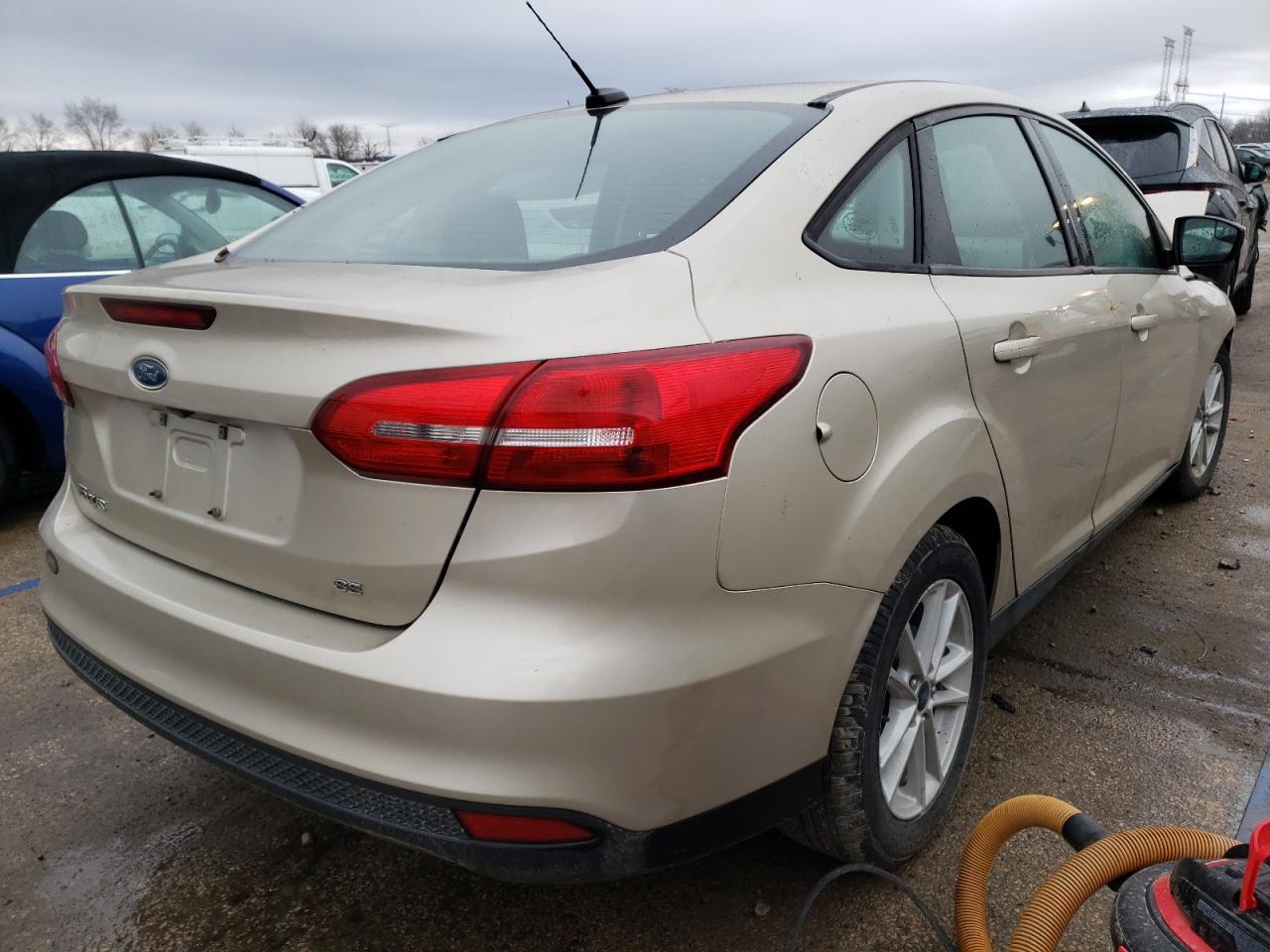 Obraz 3 z 2017 FORD FOCUS SE 2017 z VIN 1FADP3F22HL228587