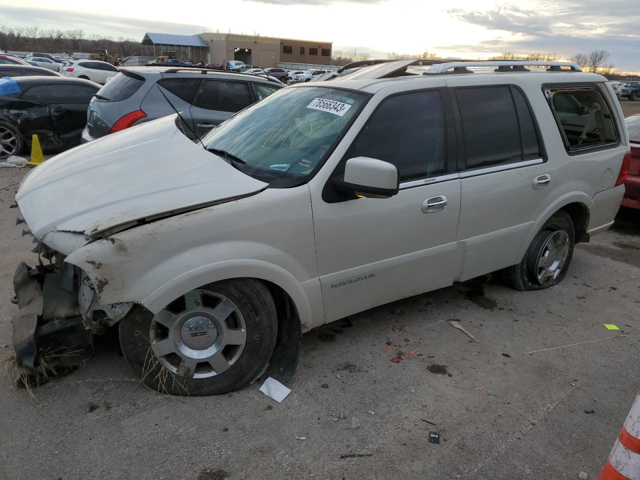 Image 1 of 2005 LINCOLN NAVIGATOR  2005 with VIN 5LMFU28505LJ19482