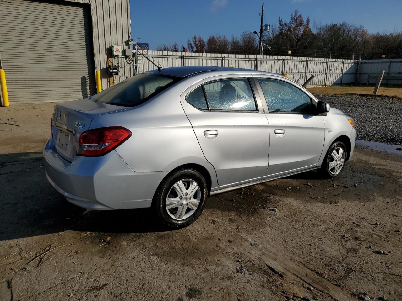 Obraz 3 z 2019 MITSUBISHI MIRAGE G4 ES 2019 z VIN ML32F3FJ9KHF14741