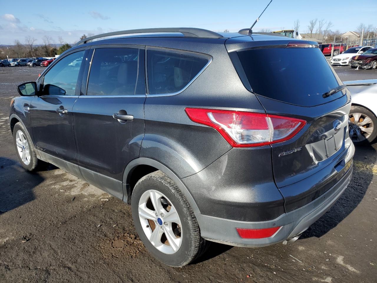 Image 2 of 2016 FORD ESCAPE SE 2016 with VIN 1FMCU9GX5GUB41217