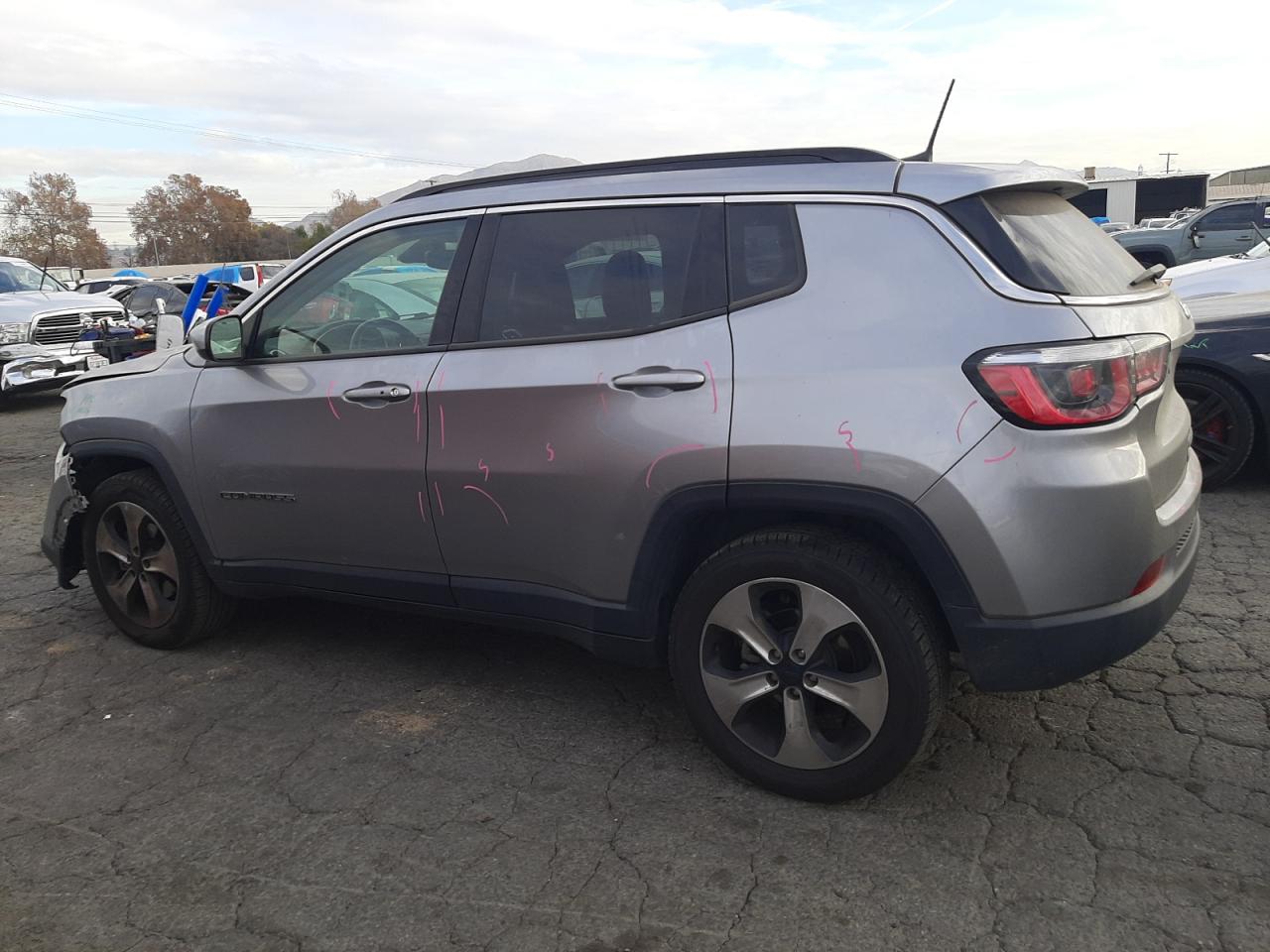 Image 2 of 2018 JEEP COMPASS LATITUDE 2018 with VIN 3C4NJCBB2JT105825