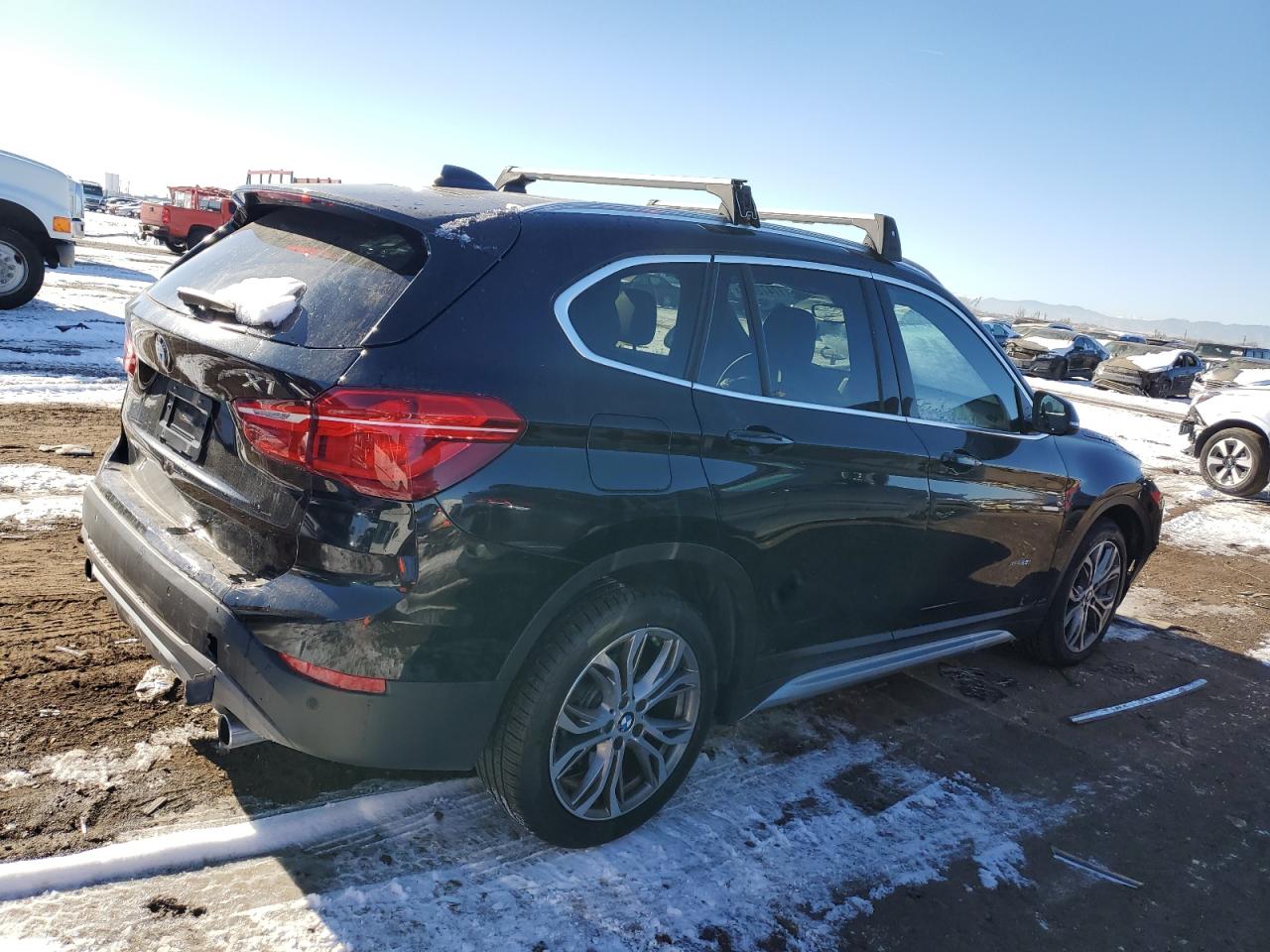 Obraz 3 z 2017 BMW X1 XDRIVE28I 2017 z VIN WBXHT3Z35H4A65820