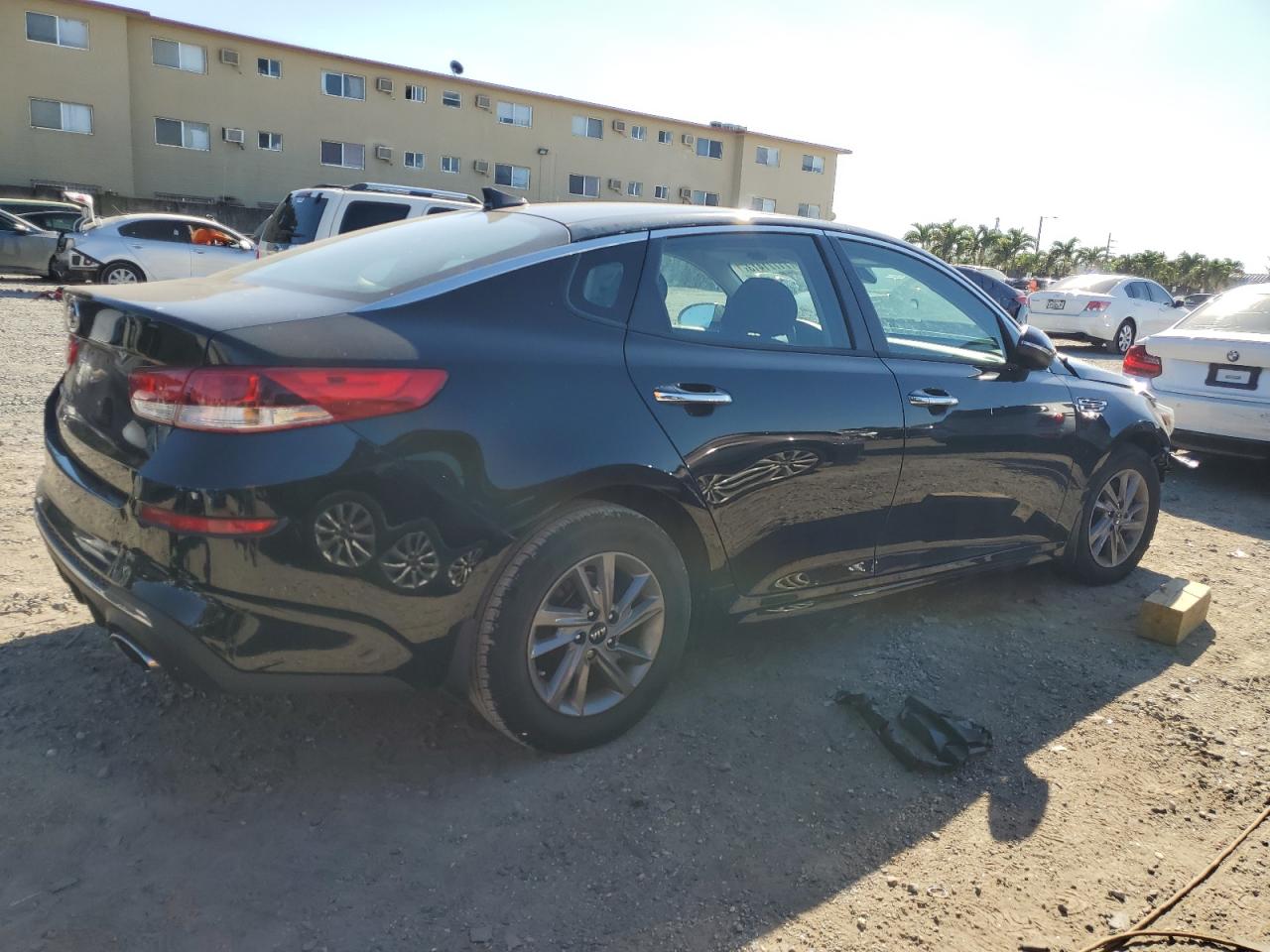 Image 3 of 2020 KIA OPTIMA LX 2020 with VIN 5XXGT4L34LG401329