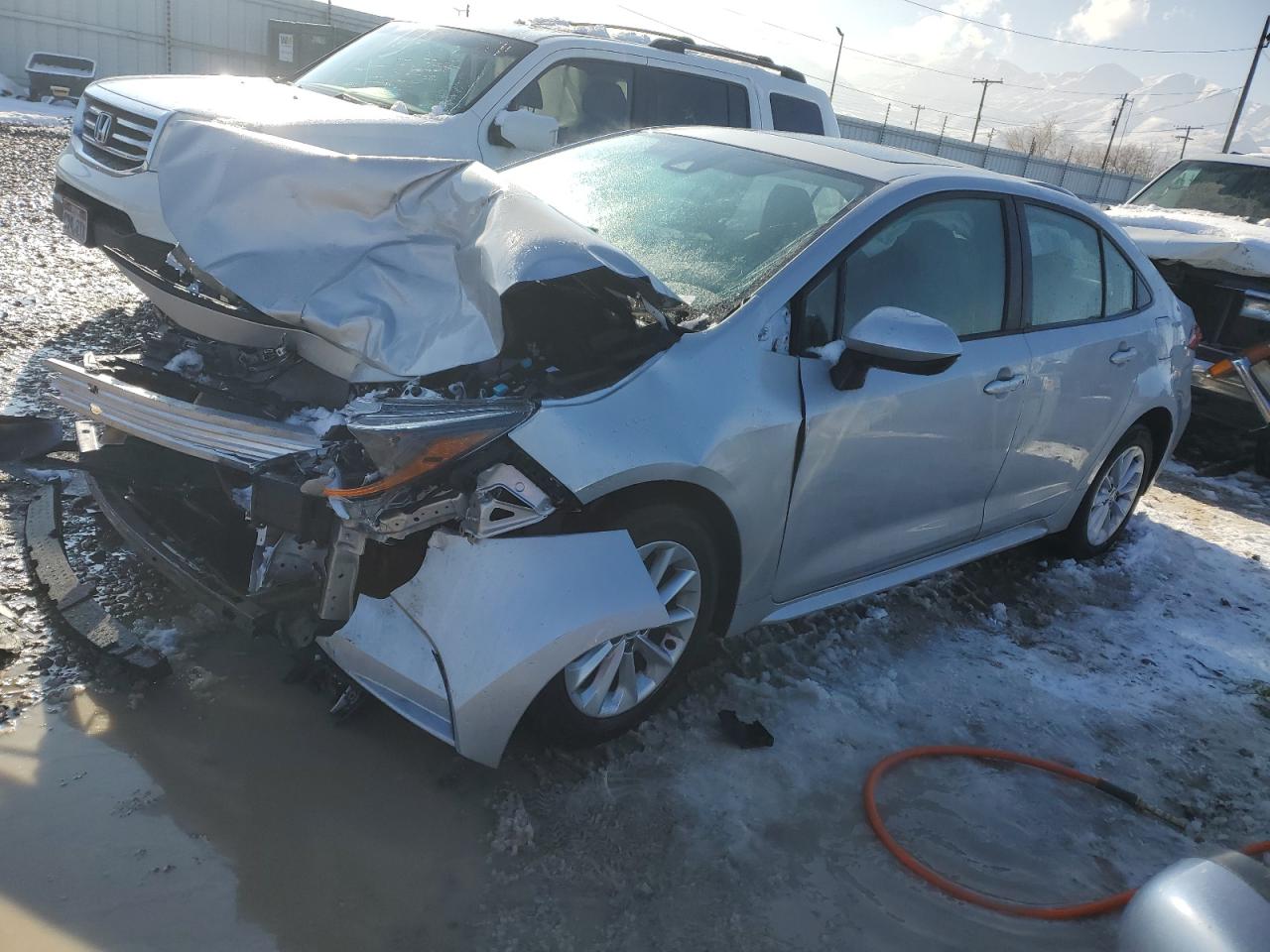 Image 1 of 2022 TOYOTA COROLLA LE 2022 with VIN JTDHPMAE1NJ215050