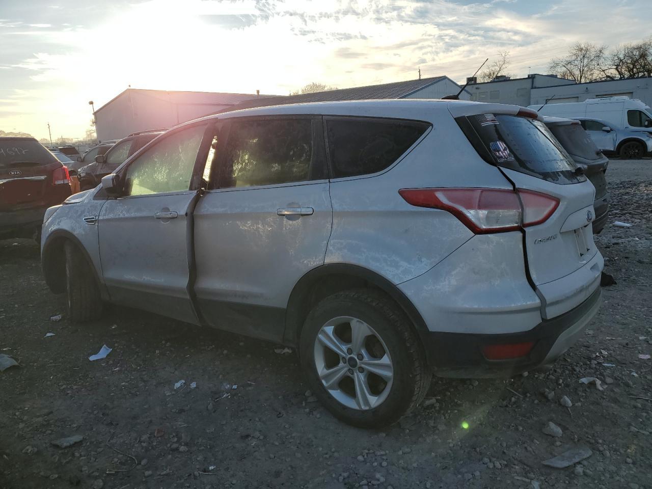 Image 2 of 2014 FORD ESCAPE SE 2014 with VIN 1FMCU0GX2EUE23470