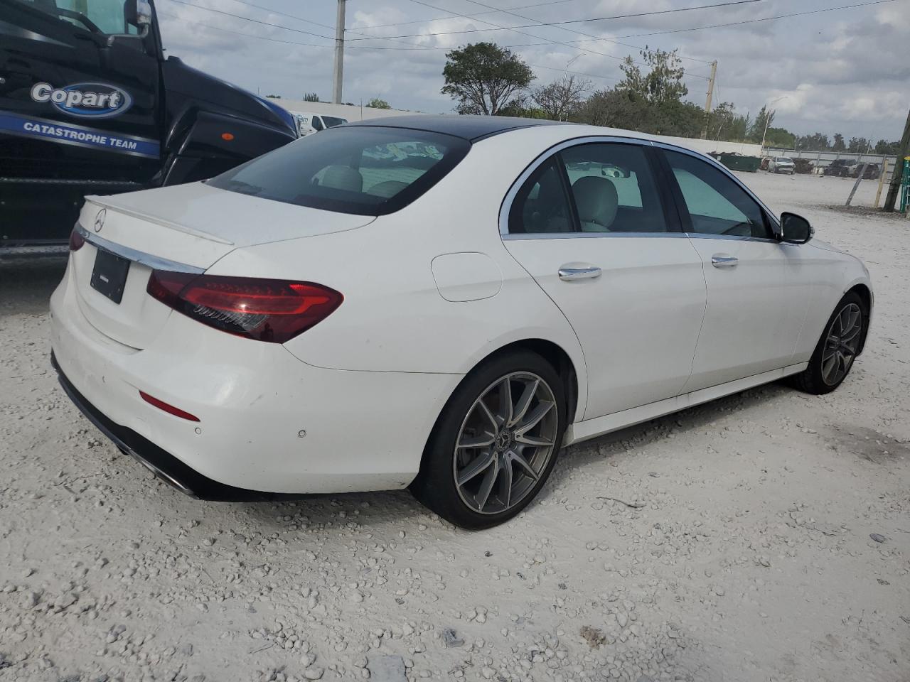 Image 3 of 2021 MERCEDES-BENZ E 350 2021 with VIN W1KZF8DB8MB005558