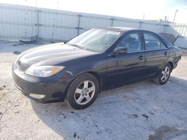 Obraz 1 z 2003 TOYOTA CAMRY LE 2003 z VIN 4T1BF32K33U057566