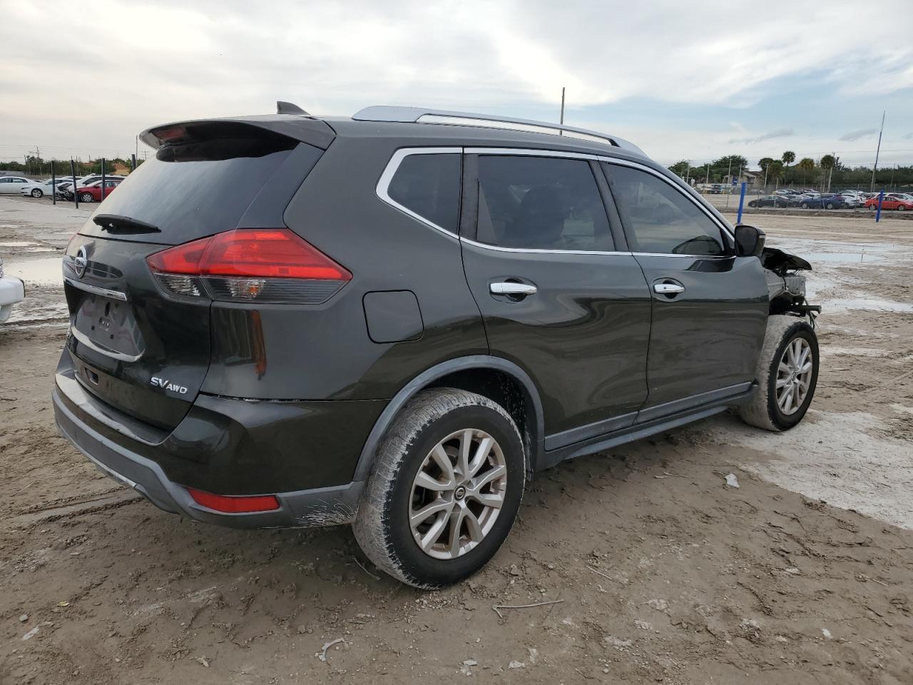 Image 3 of 2017 NISSAN ROGUE S 2017 with VIN KNMAT2MV8HP584289