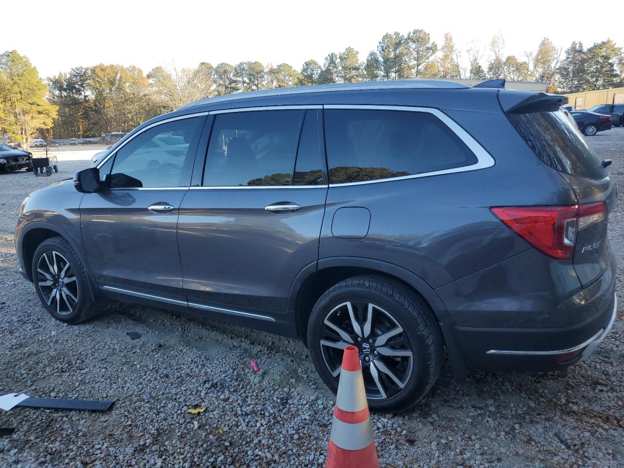 Изображение 2 2019 HONDA PILOT TOURING 2019 с VIN 5FNYF6H61KB029072