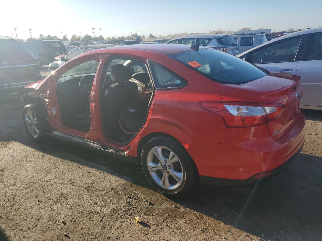 Изображение 2 2014 FORD FOCUS SE 2014 с VIN 1FADP3F27EL200554