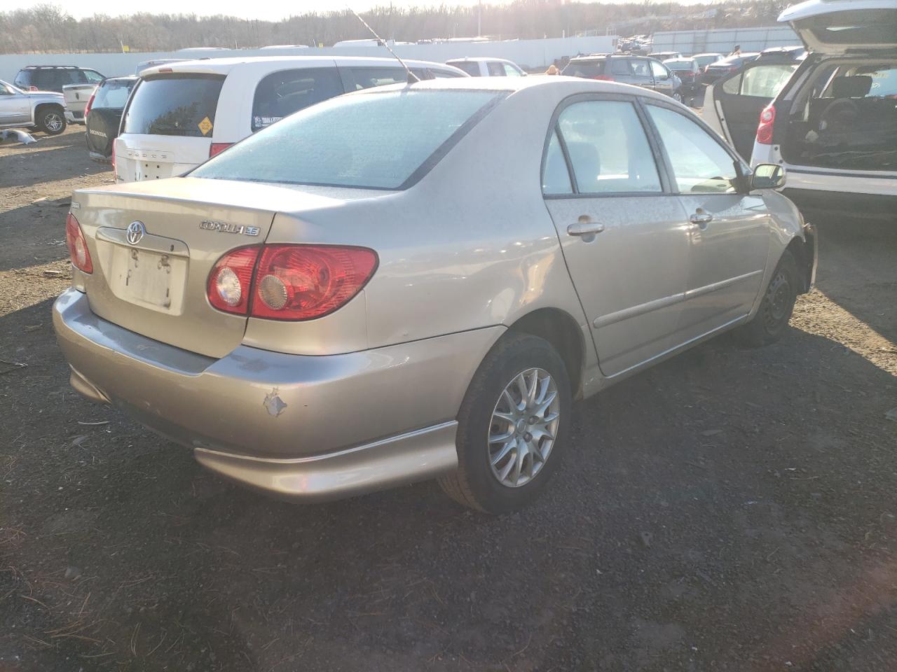 Image 3 of 2005 TOYOTA COROLLA CE 2005 with VIN 1NXBR32E25Z392421