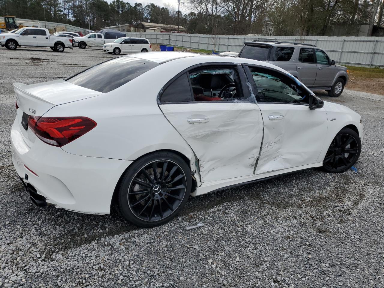 Obraz 3 z 2021 MERCEDES-BENZ A 35 AMG 2021 z VIN W1K3G5BB2MJ262368