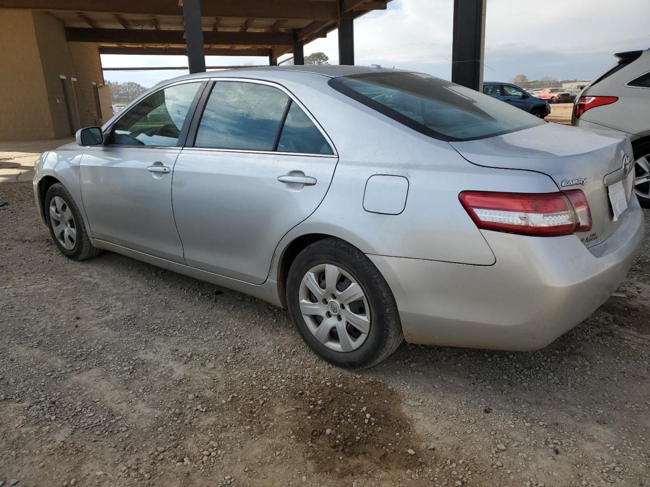Obraz 2 z 2010 TOYOTA CAMRY BASE 2010 z VIN 4T1BF3EK3AU037875