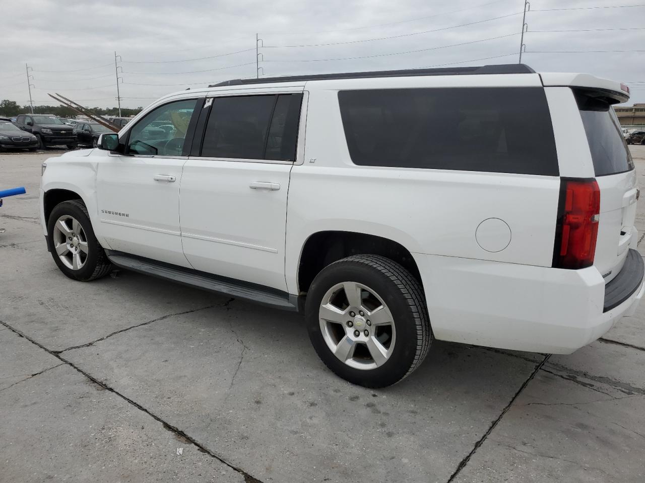 Изображение 2 2015 CHEVROLET SUBURBAN C1500 LT 2015 с VIN 1GNSCJKC0FR184249