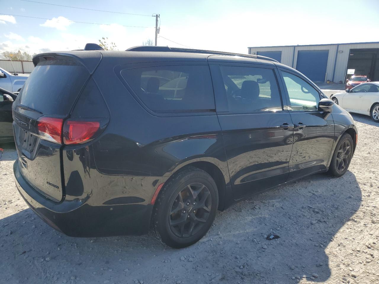 Изображение 3 2020 CHRYSLER PACIFICA LIMITED 2020 с VIN 2C4RC1GG0LR261324