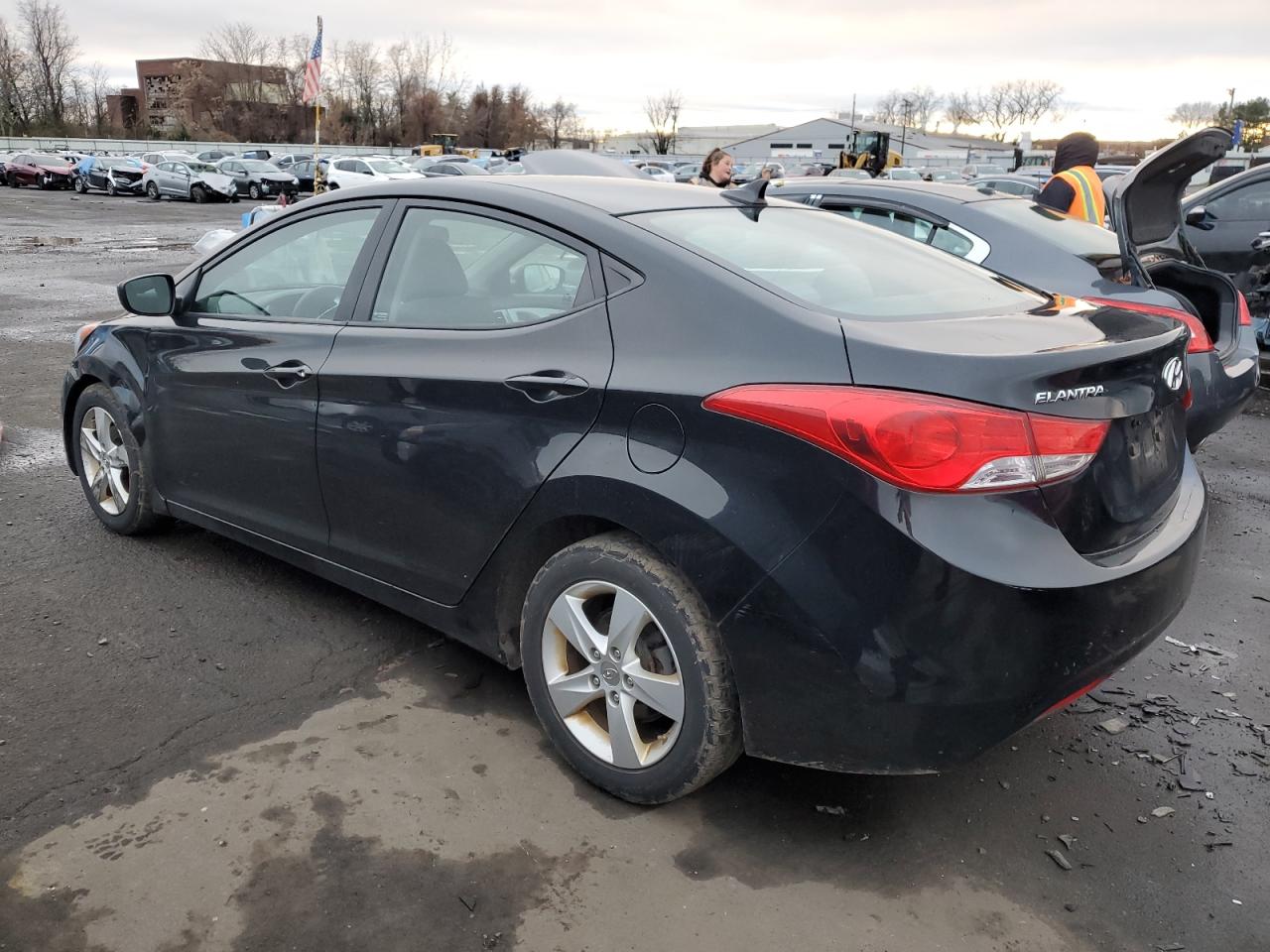 Image 2 of 2013 HYUNDAI ELANTRA GLS 2013 with VIN 5NPDH4AE2DH382536